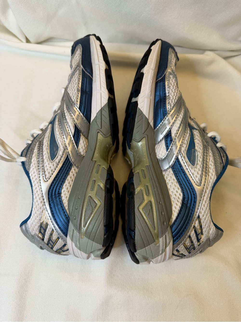 Brooks Adrenaline GTS Vintage Y2K Silver Blue Mesh Running Shoes Women's 9 - Picture 3 of 11